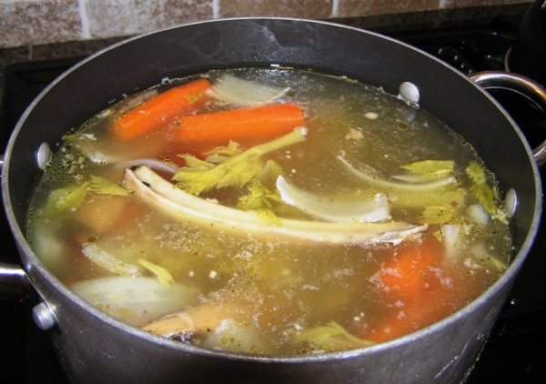 The Best Homemade Beef Stock for Storing – 101 Ways to Survive